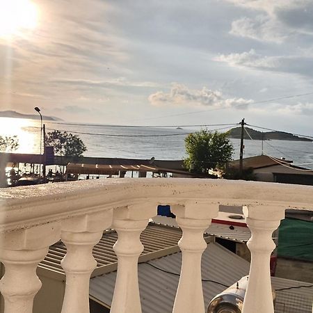 Blue Hotel Ксамил Екстериор снимка
