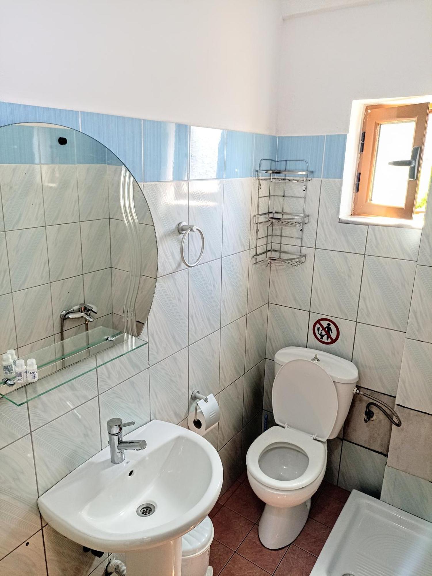 Blue Hotel Ксамил Стая снимка