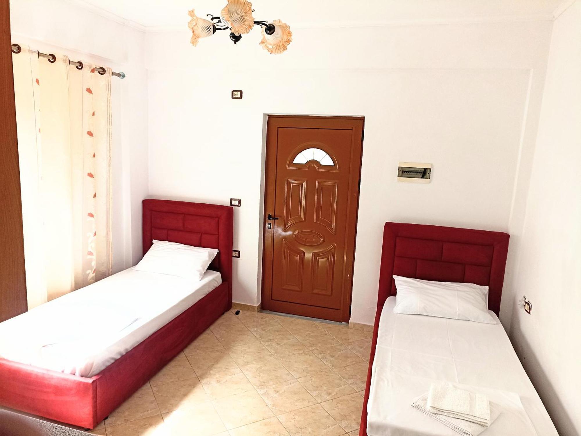 Blue Hotel Ксамил Стая снимка
