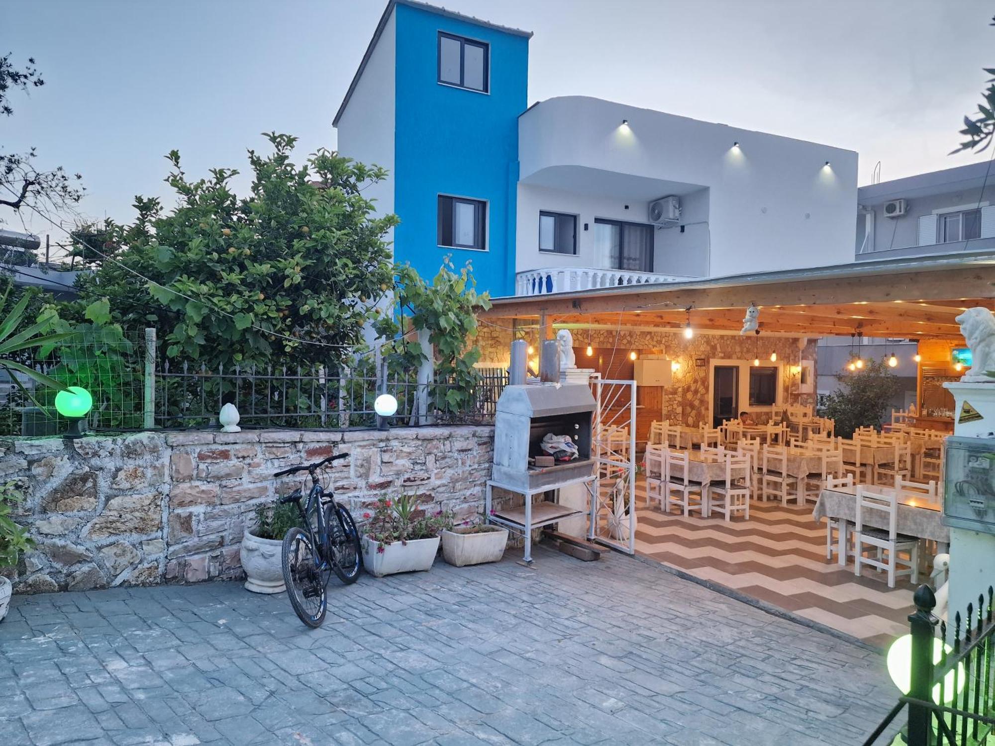 Blue Hotel Ксамил Екстериор снимка