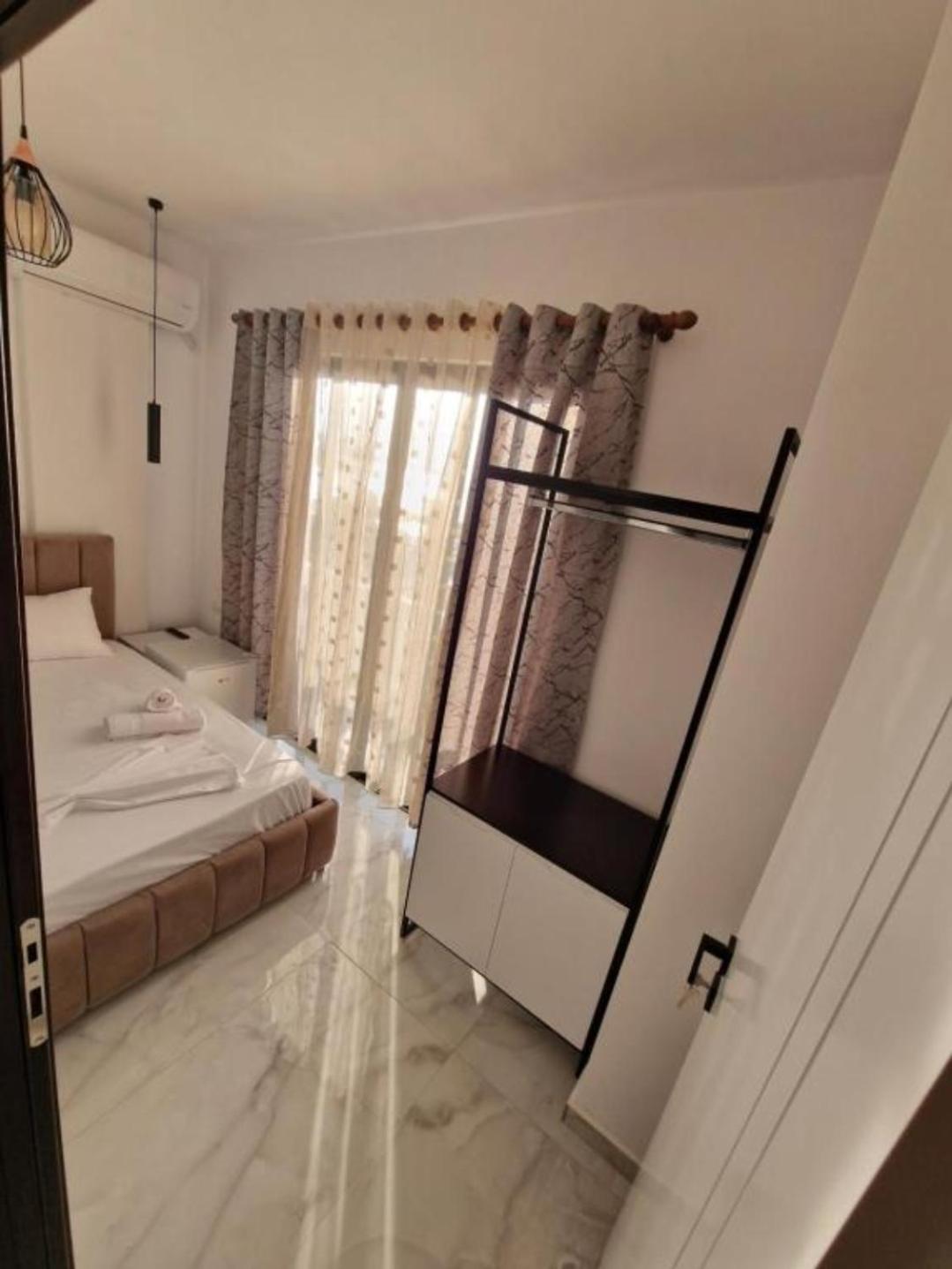Blue Hotel Ксамил Екстериор снимка