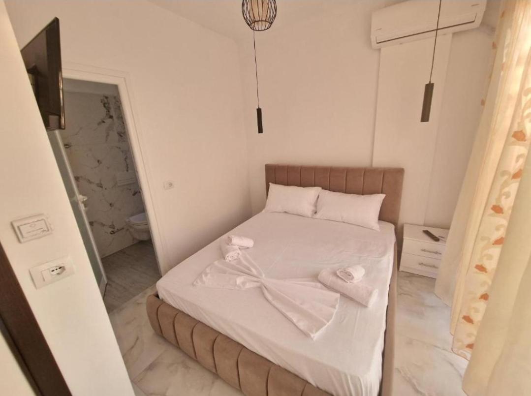 Blue Hotel Ксамил Екстериор снимка