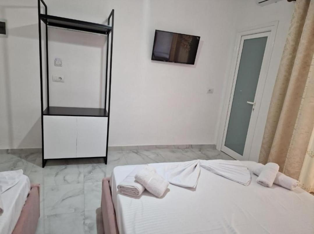 Blue Hotel Ксамил Екстериор снимка