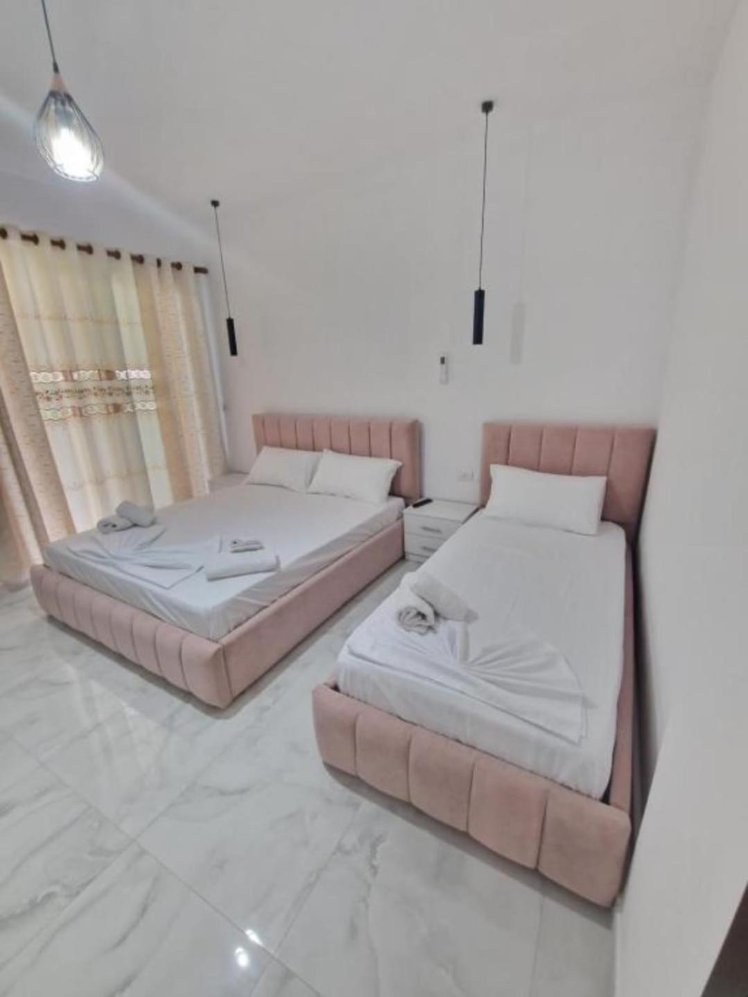 Blue Hotel Ксамил Екстериор снимка